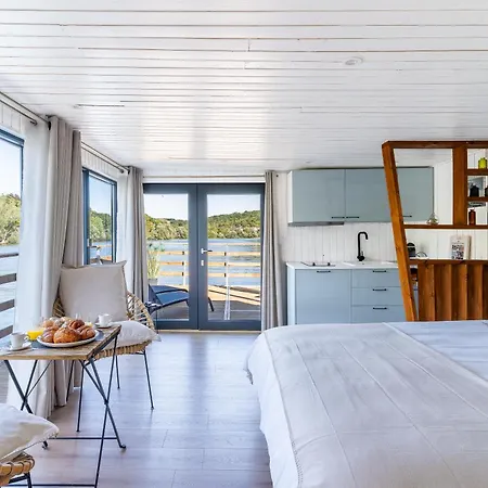 Houseboat Sur La Seine - Privatif Avec Jacuzzi * Moisson